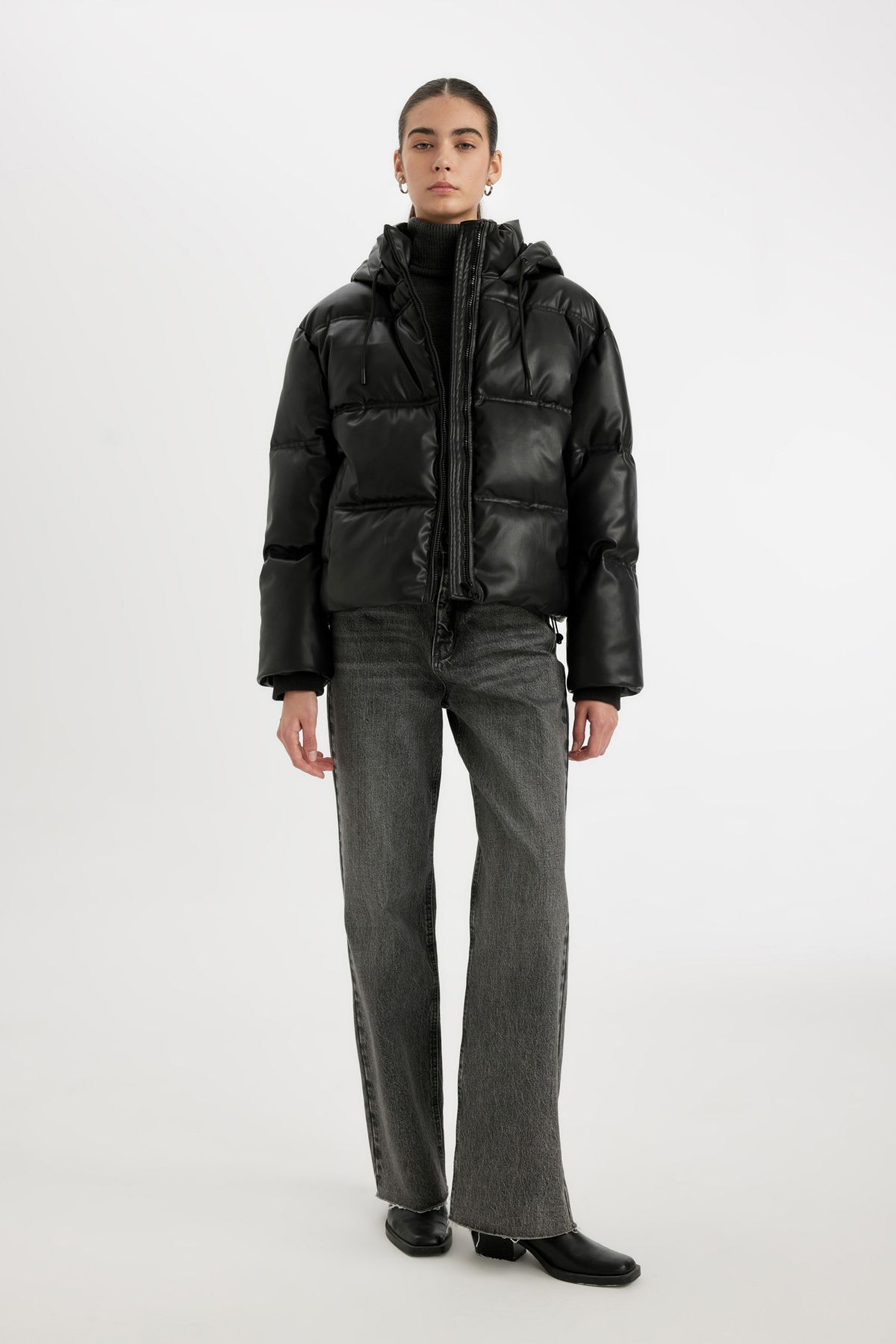 Su Geçirmez Kapüşonlu Suni Deri Şişme Mont Su Geçirmez Kapüşonlu Suni Deri Şişme Mont