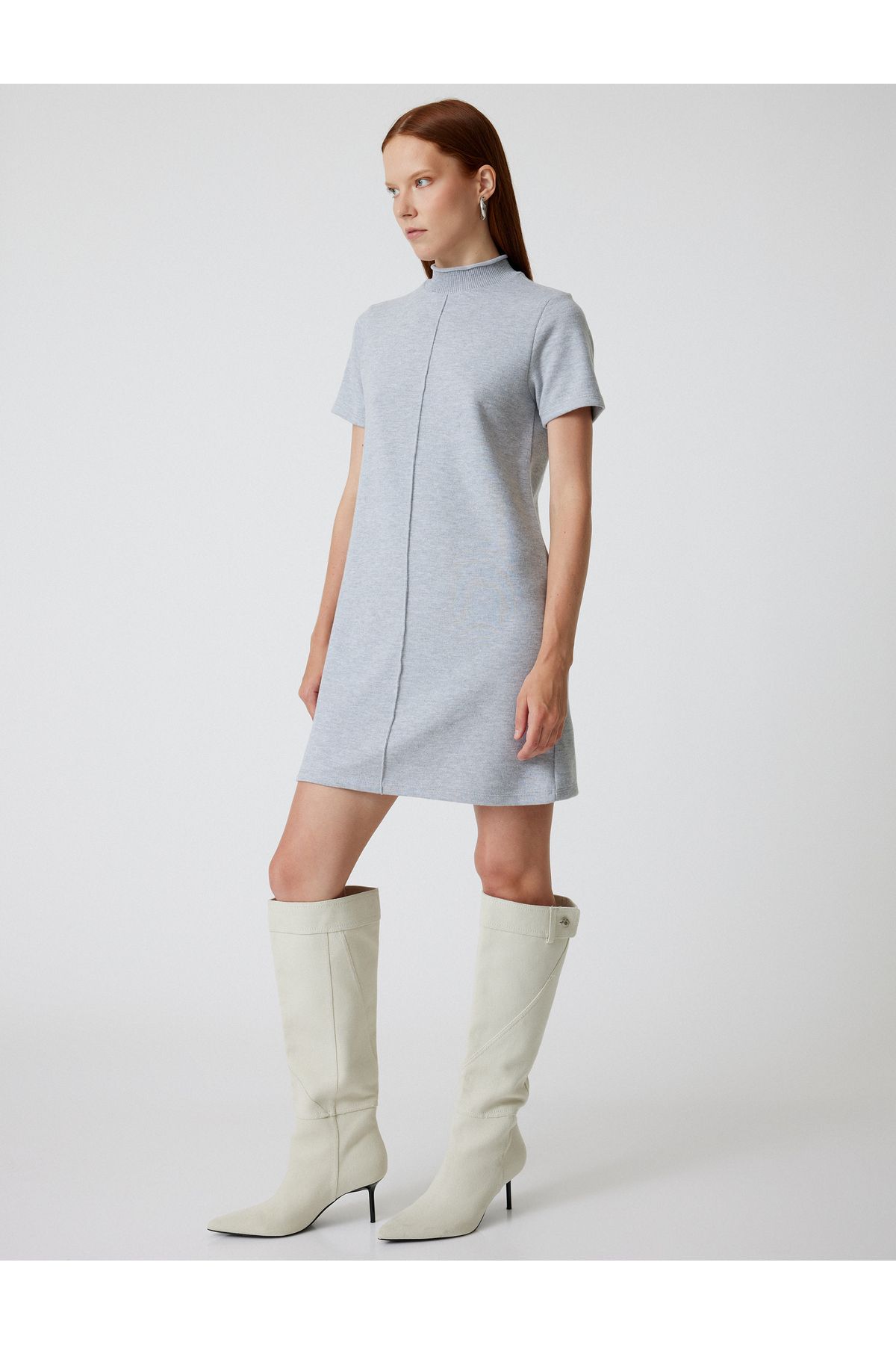 Mini Elbise Kısa Kollu Dik Yaka Slim Fit Mini Elbise Kısa Kollu Dik Yaka Slim Fit
