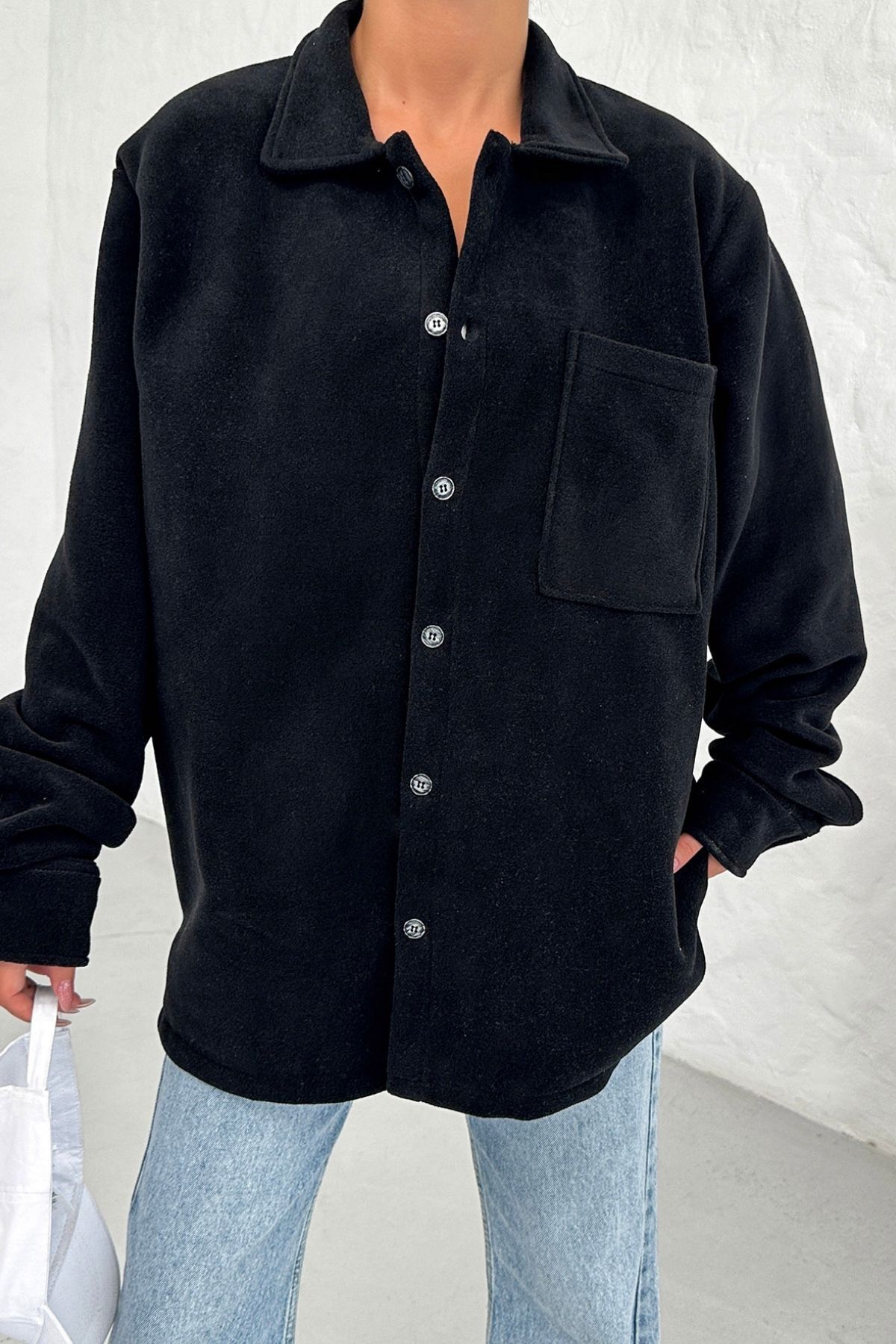 Kadın Siyah Oversize Düğme Detaylı Polar Ceket Kadın Siyah Oversize Düğme Detaylı Polar Ceket