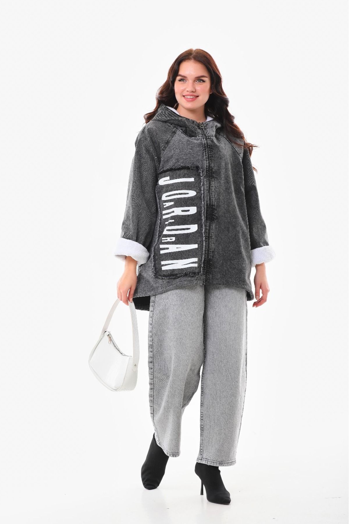 Peluş Wellsoft İçli Oversize Kapşonlu Ceket Peluş Wellsoft İçli Oversize Kapşonlu Ceket