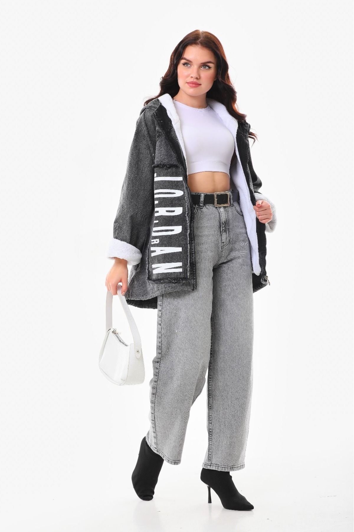 Peluş Wellsoft İçli Oversize Kapşonlu Ceket Peluş Wellsoft İçli Oversize Kapşonlu Ceket