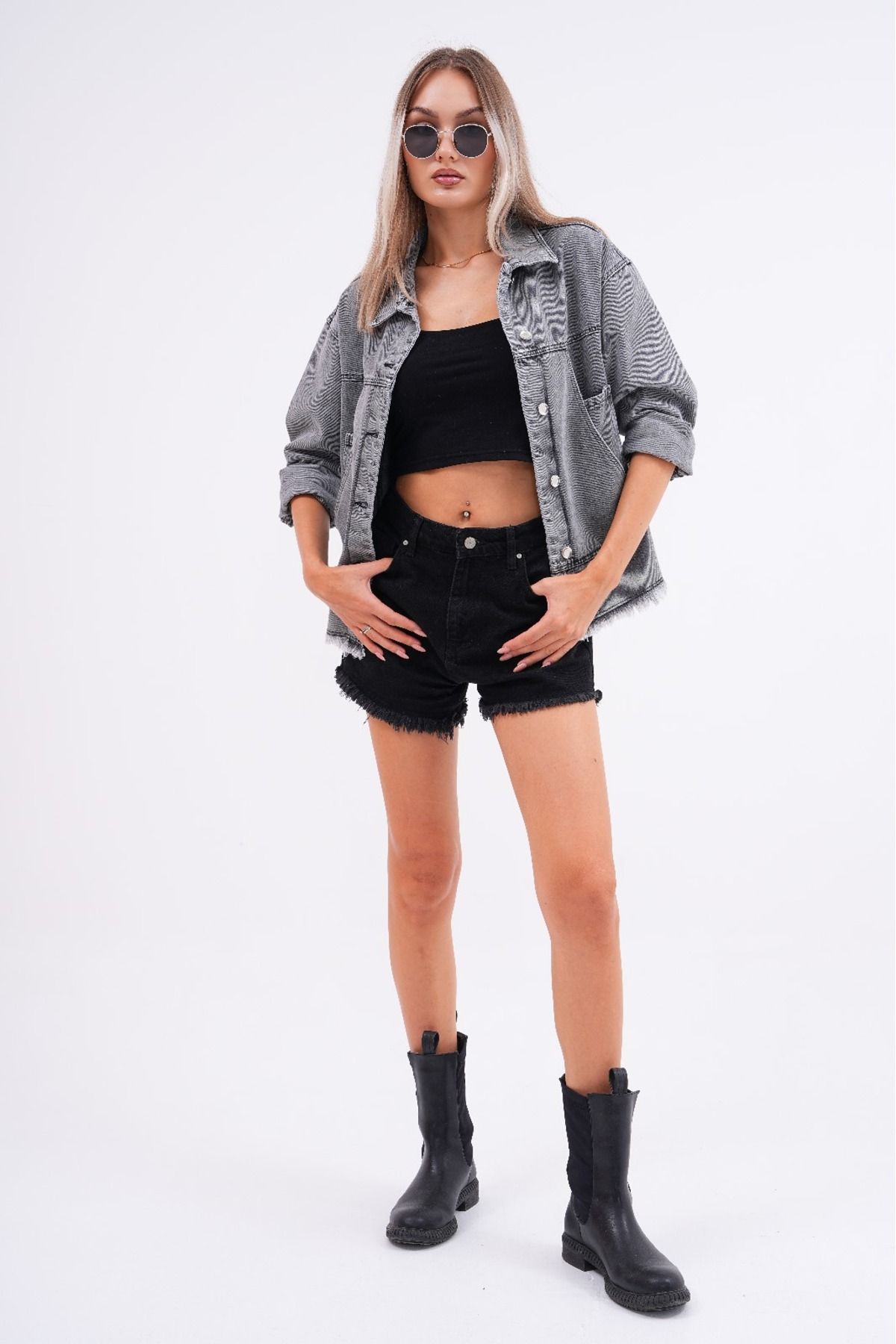 Püsküllü Arka Düğme Detaylı Ceket Püsküllü Arka Düğme Detaylı Ceket