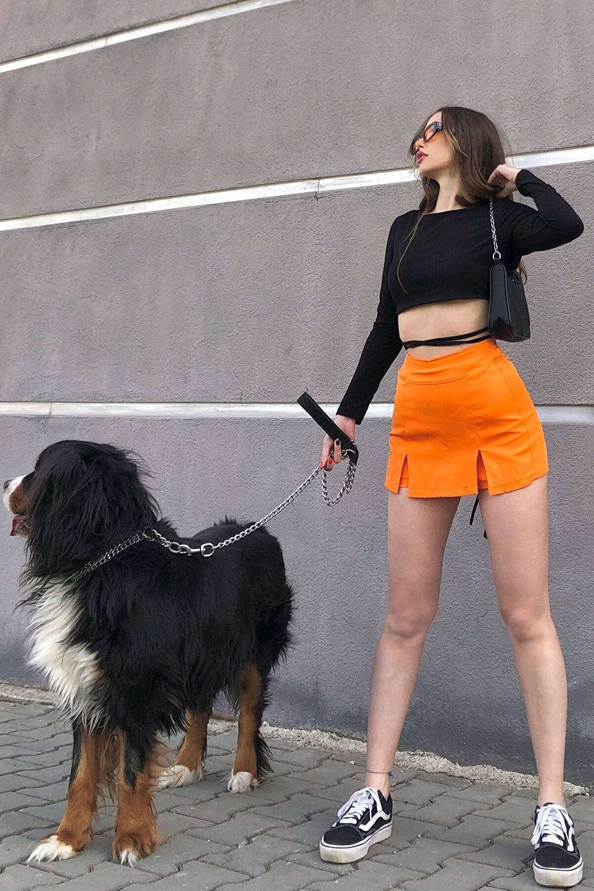 Turuncu Mini Yırtmaçlı Şort Etek Çelik Örme Likralı Turuncu Mini Yırtmaçlı Şort Etek Çelik Örme Likralı
