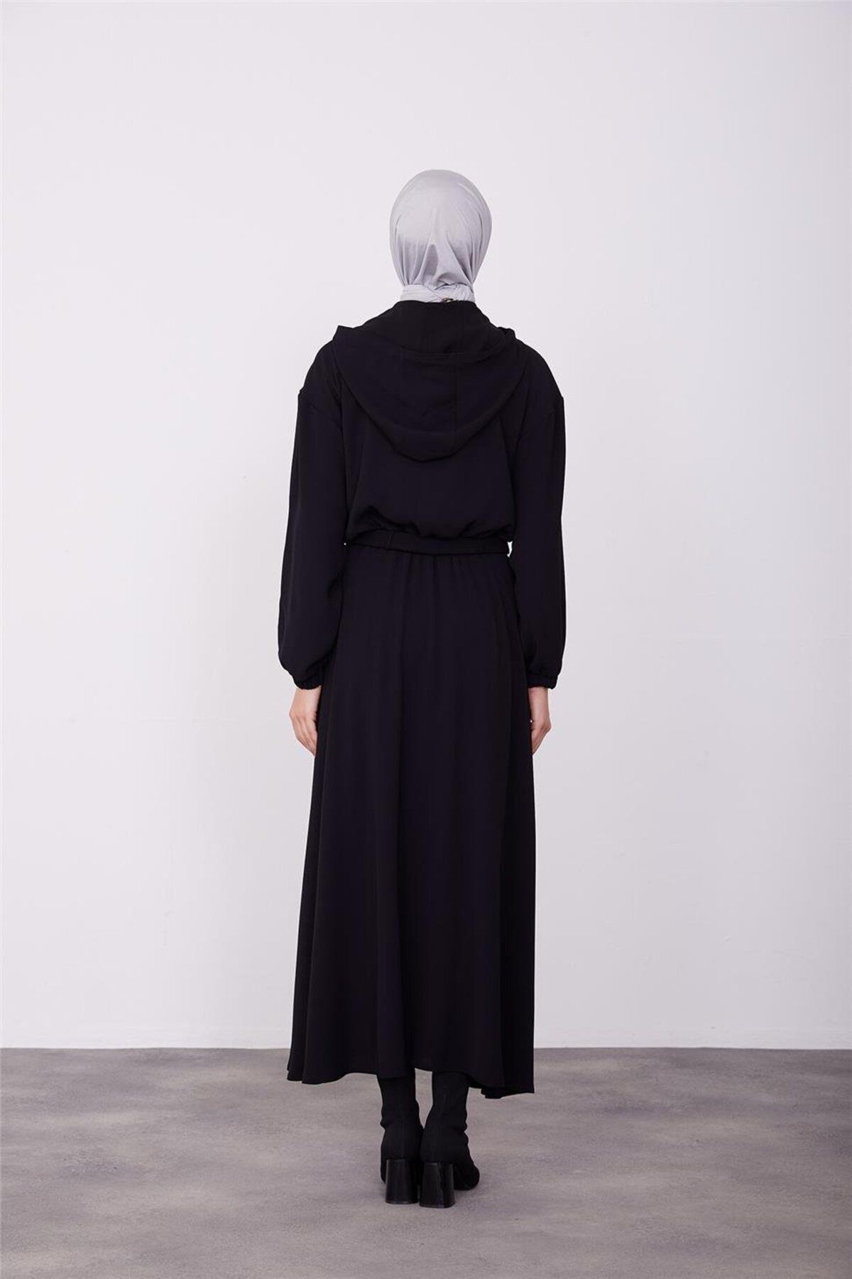 Seyyar Kuşaklı Etekli Rahat Takım 23k6716 Siyah Seyyar Kuşaklı Etekli Rahat Takım 23k6716 Siyah