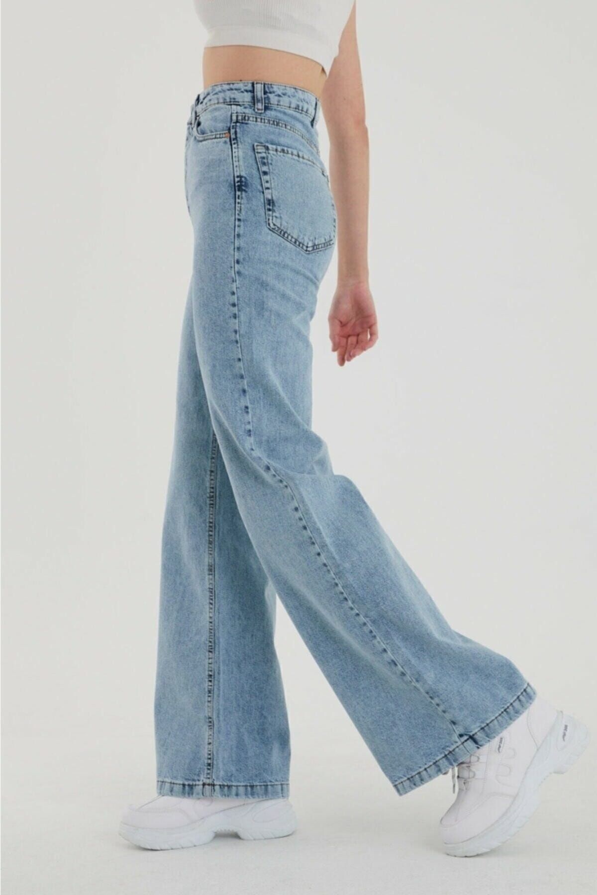 Süper Yüksek Bel Likralı Kar Yıkamalı Geniş Paça Kot Pantolon (wide Leg) Süper Yüksek Bel Likralı Kar Yıkamalı Geniş Paça Kot Pantolon (wide Leg)