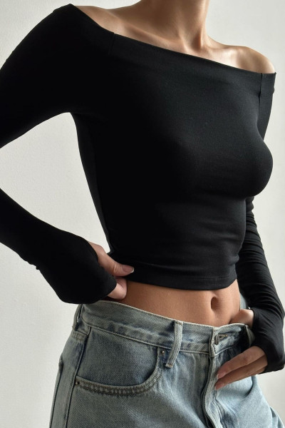 Madonna Yaka Parmak Detaylı Esnek Crop Bluz