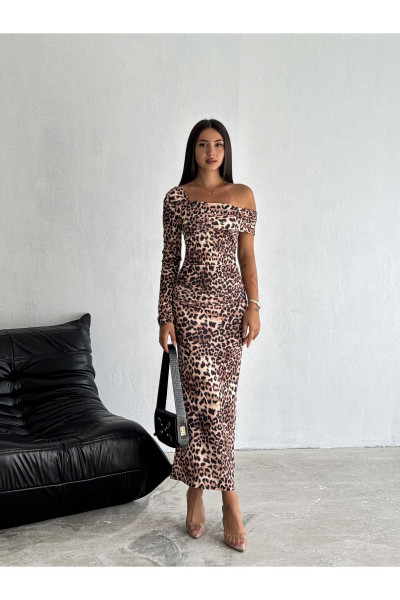Leopar Desenli OMUZ Detaylı Uzun Elbise Leopar Desenli OMUZ Detaylı Uzun Elbise