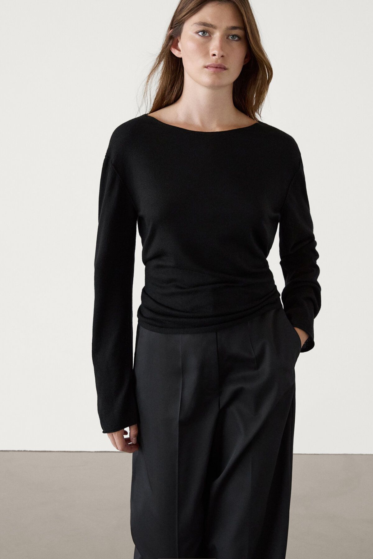 Paça Detaylı %100 Yün Straight Fit Pantolon Paça Detaylı %100 Yün Straight Fit Pantolon