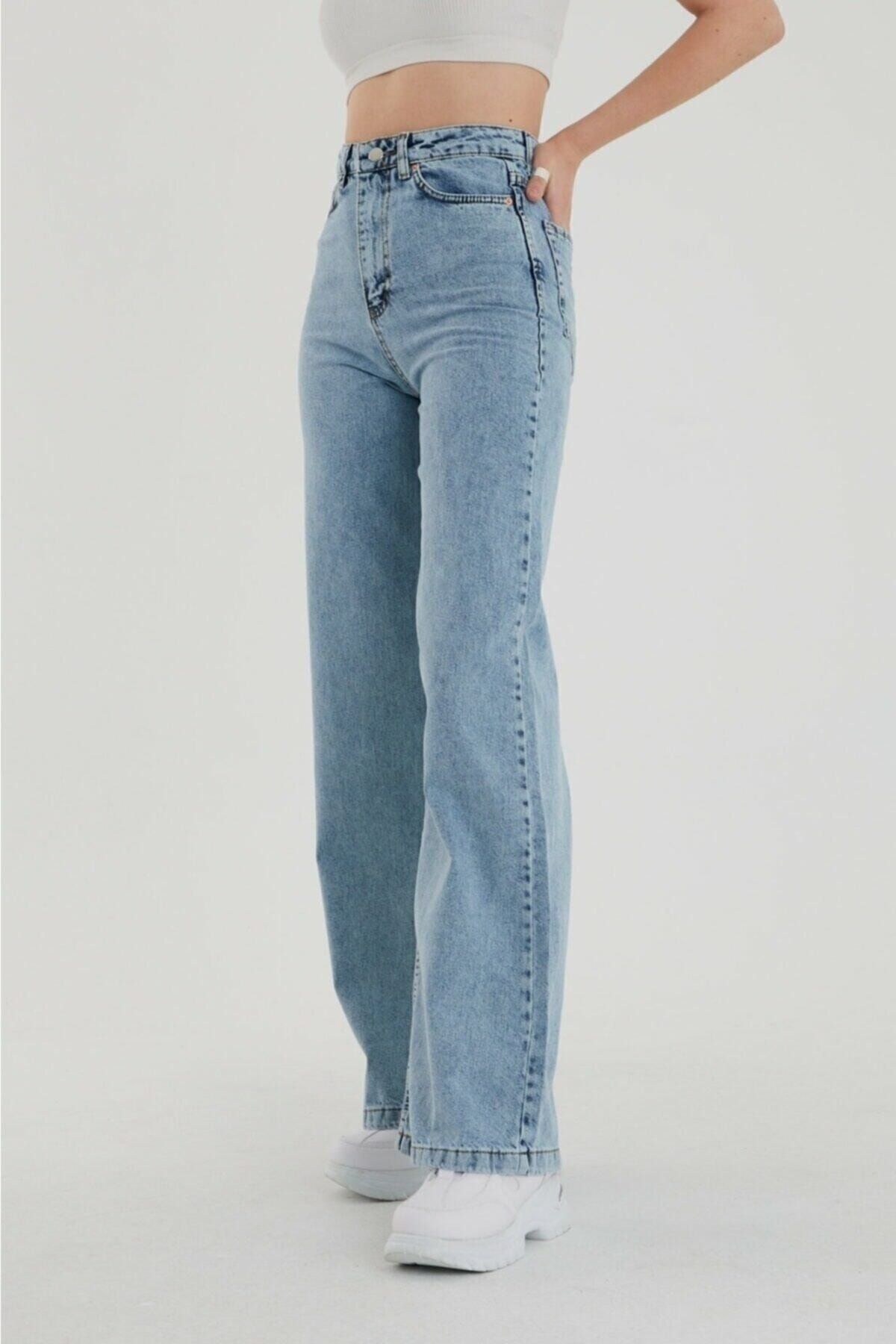 Süper Yüksek Bel Likralı Kar Yıkamalı Geniş Paça Kot Pantolon (wide Leg) Süper Yüksek Bel Likralı Kar Yıkamalı Geniş Paça Kot Pantolon (wide Leg)
