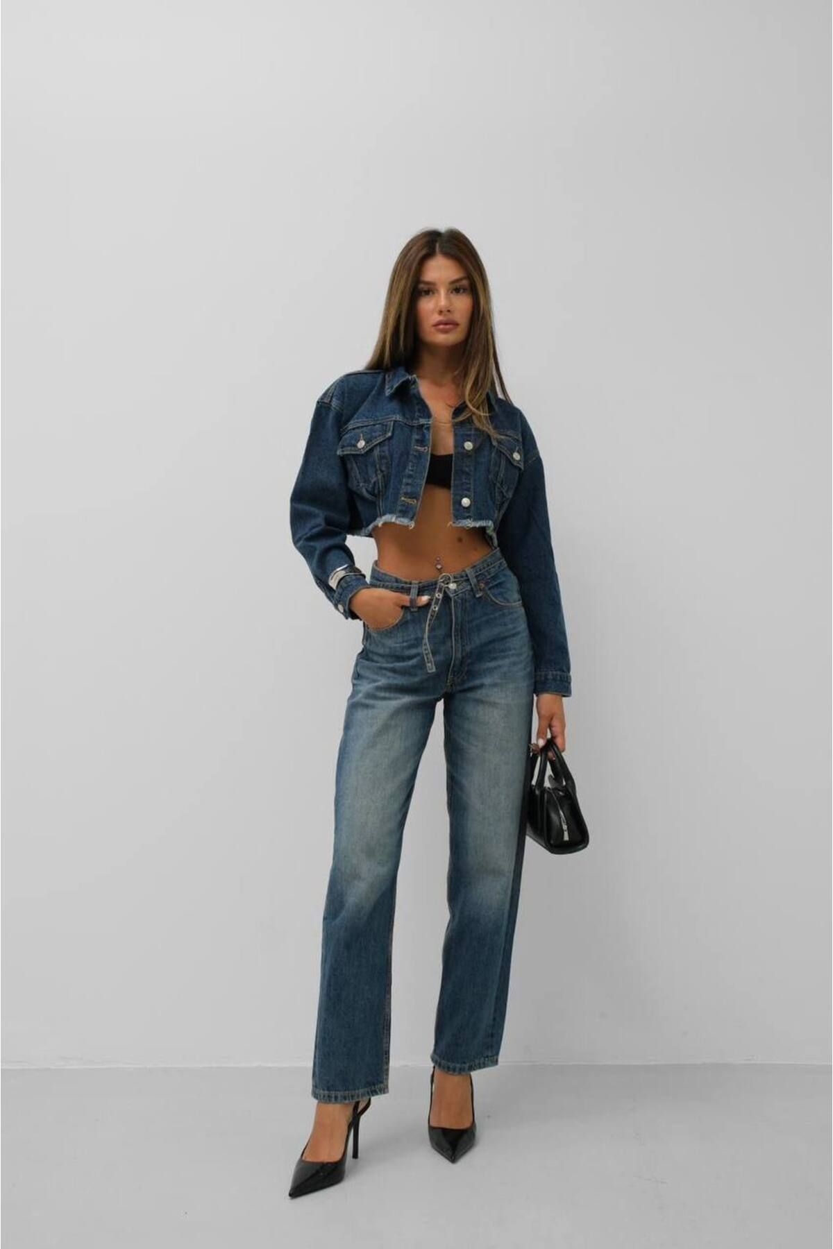 Kadın Pile Detaylı Crop Denim Ceket Kadın Pile Detaylı Crop Denim Ceket