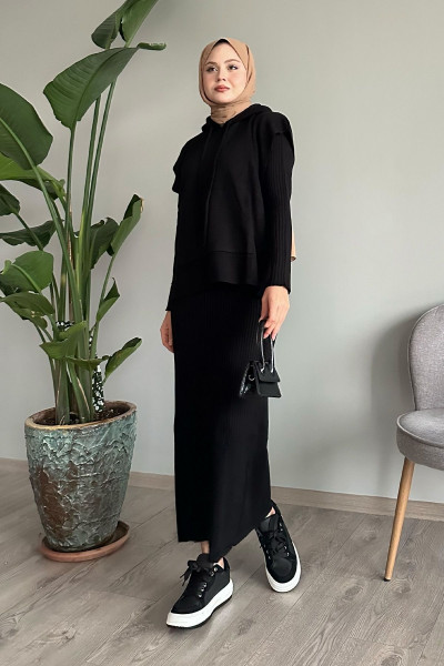 Kapüşonlu Elbiseli Siyah Triko Takım Kapüşonlu Elbiseli Siyah Triko Takım