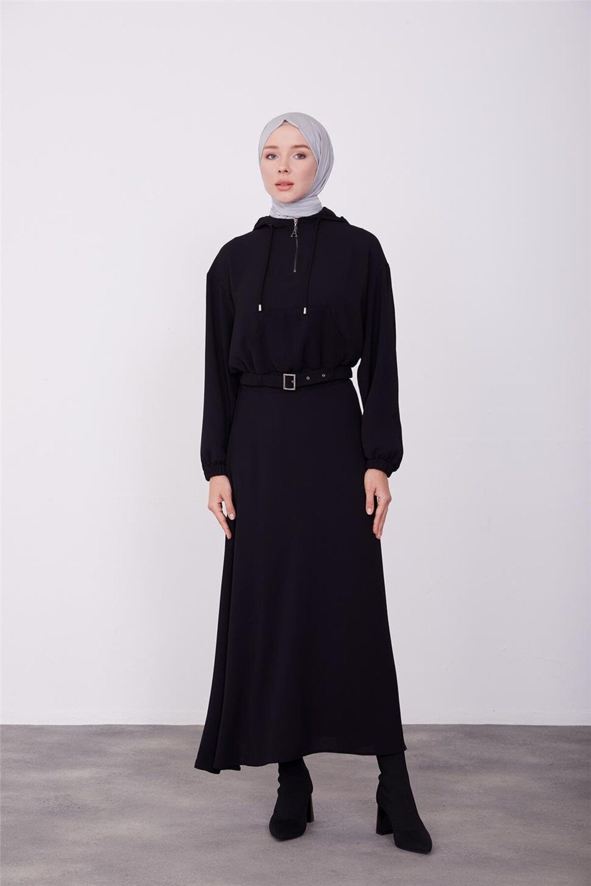 Seyyar Kuşaklı Etekli Rahat Takım 23k6716 Siyah Seyyar Kuşaklı Etekli Rahat Takım 23k6716 Siyah