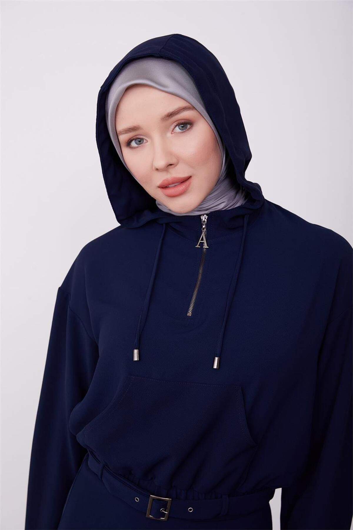 Seyyar Kuşaklı Etekli Rahat Takım 23k6716 Lacivert Seyyar Kuşaklı Etekli Rahat Takım 23k6716 Lacivert