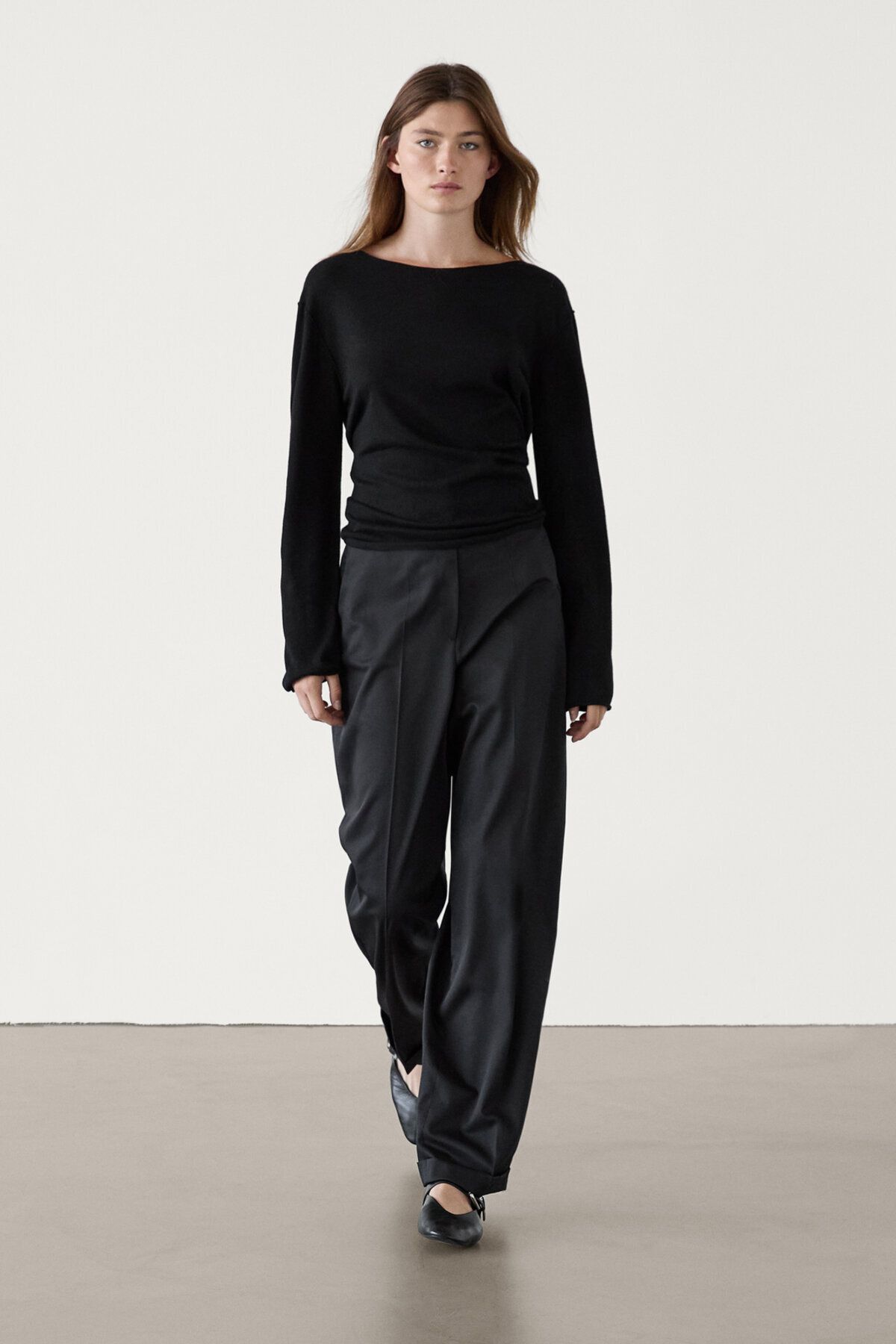 Paça Detaylı %100 Yün Straight Fit Pantolon Paça Detaylı %100 Yün Straight Fit Pantolon