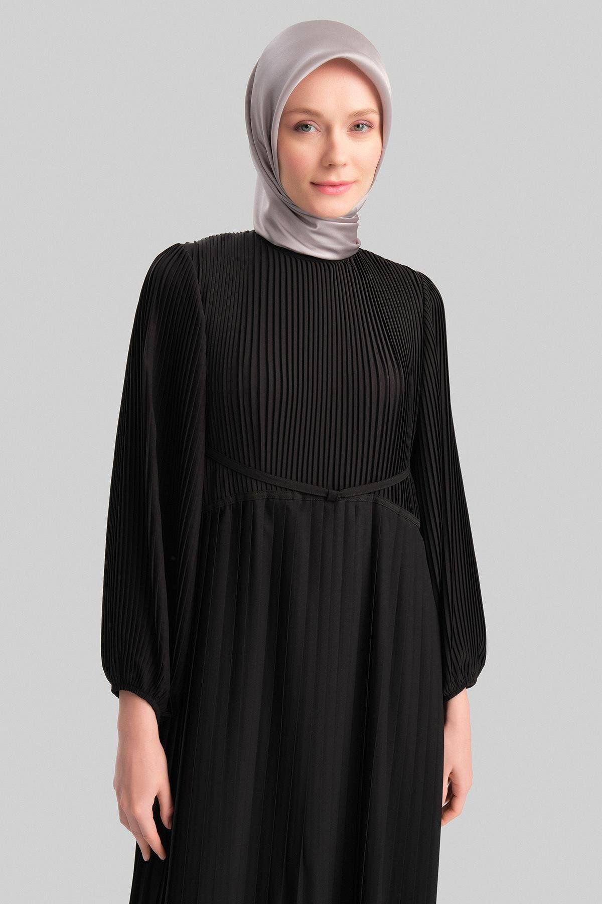 Piliseli Şık Elbise 24y9818 Siyah Piliseli Şık Elbise 24y9818 Siyah