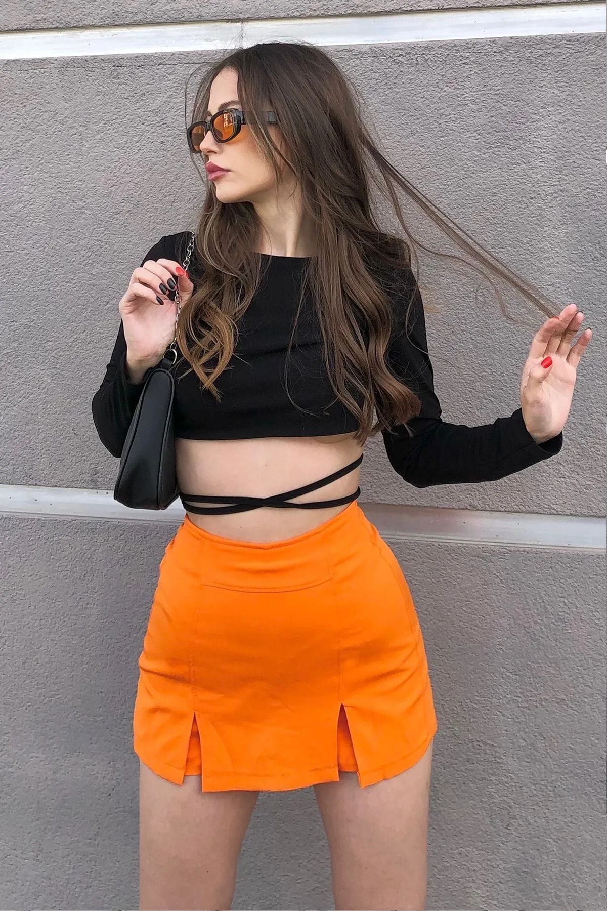 Turuncu Mini Yırtmaçlı Şort Etek Çelik Örme Likralı Turuncu Mini Yırtmaçlı Şort Etek Çelik Örme Likralı