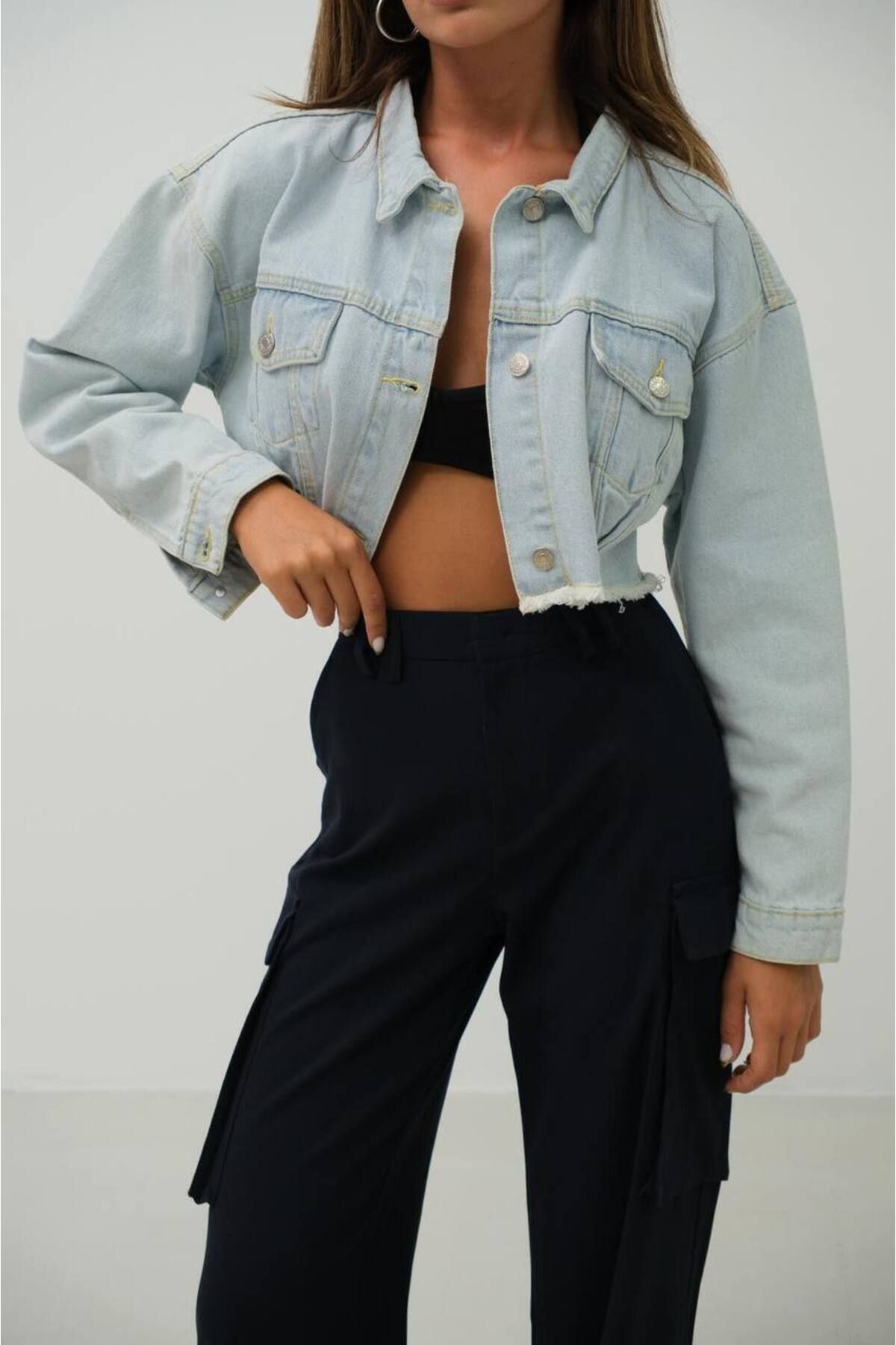 Kadın Pile Detaylı Crop Denim Ceket Kadın Pile Detaylı Crop Denim Ceket