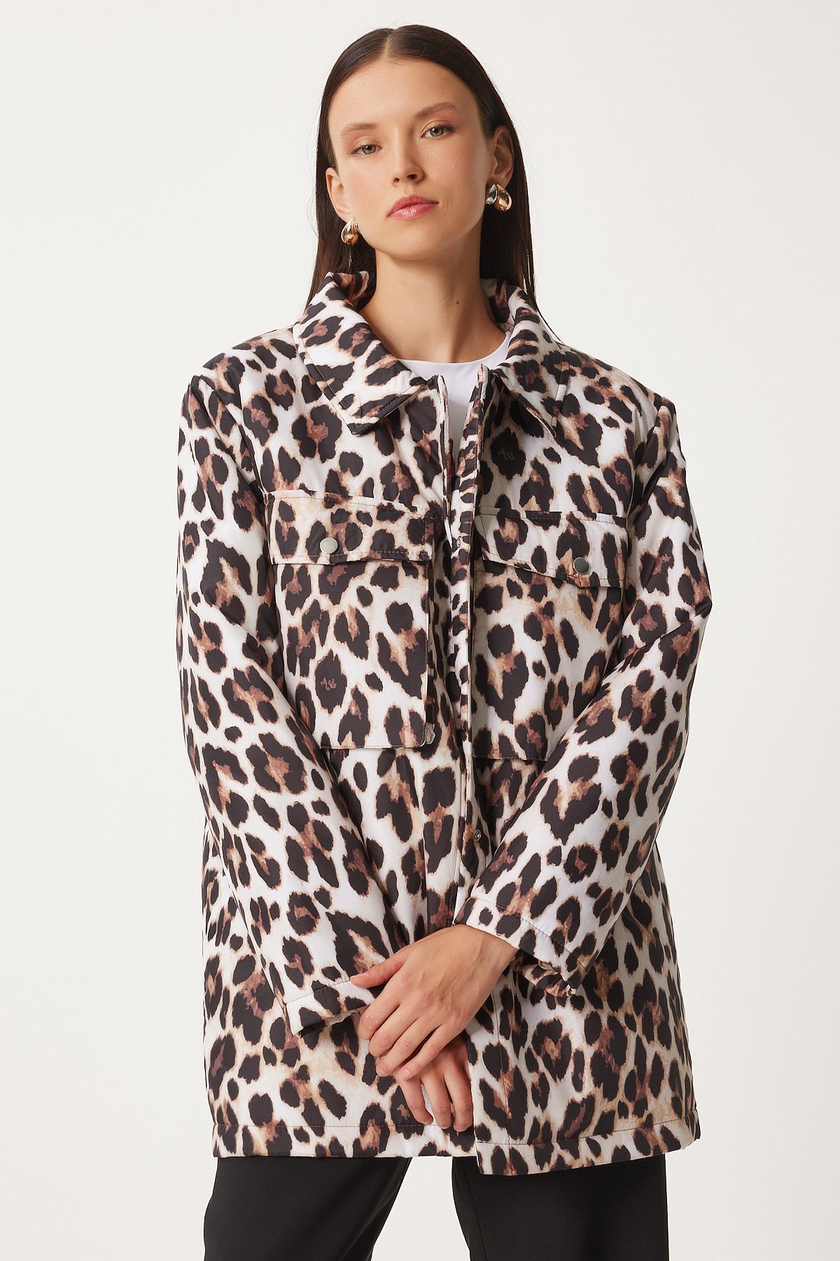 Leopar Desenli Şişme Mont SİYAH BEJ LNT0004 Leopar Desenli Şişme Mont SİYAH BEJ LNT0004