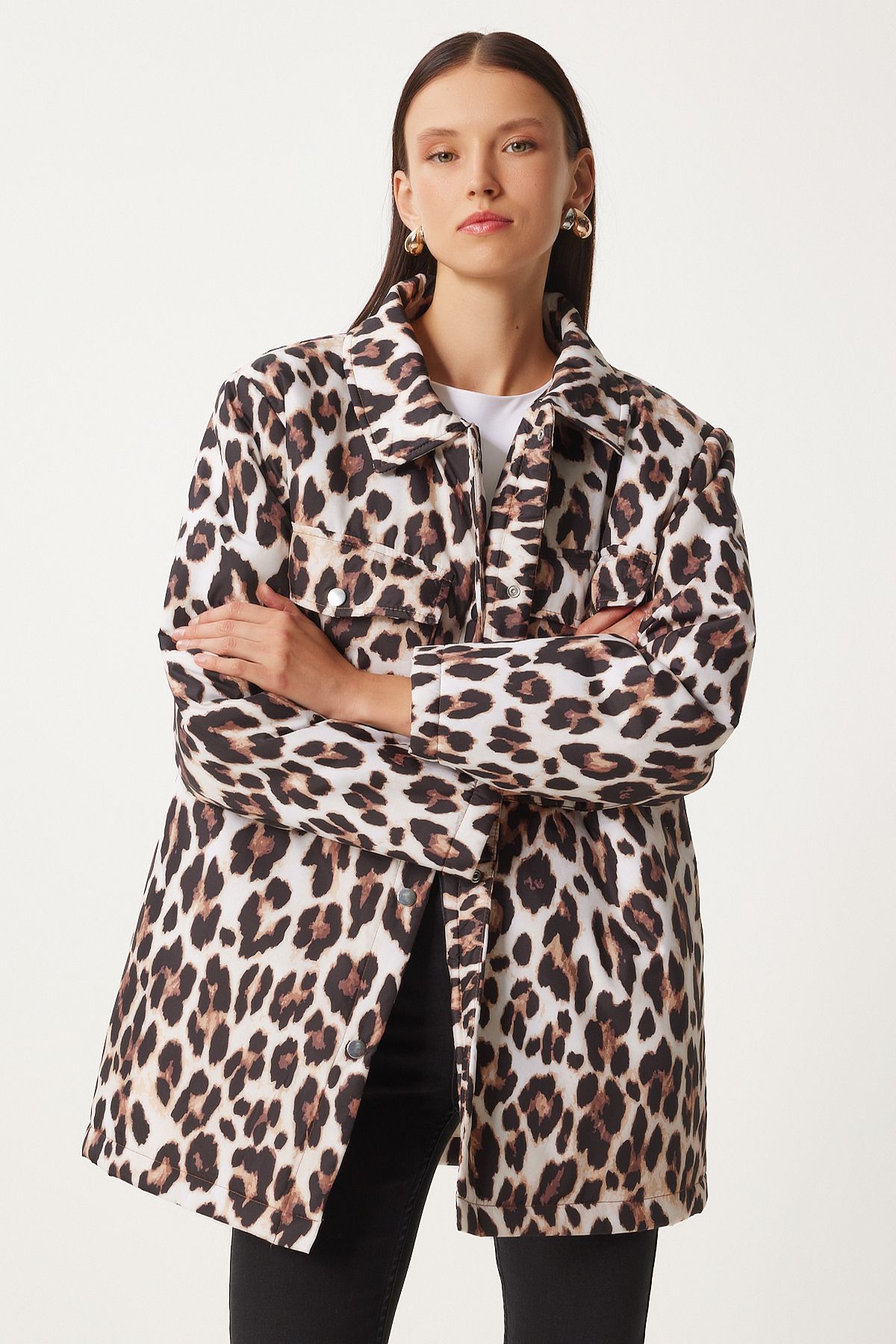 Leopar Desenli Şişme Mont SİYAH BEJ LNT0004 Leopar Desenli Şişme Mont SİYAH BEJ LNT0004