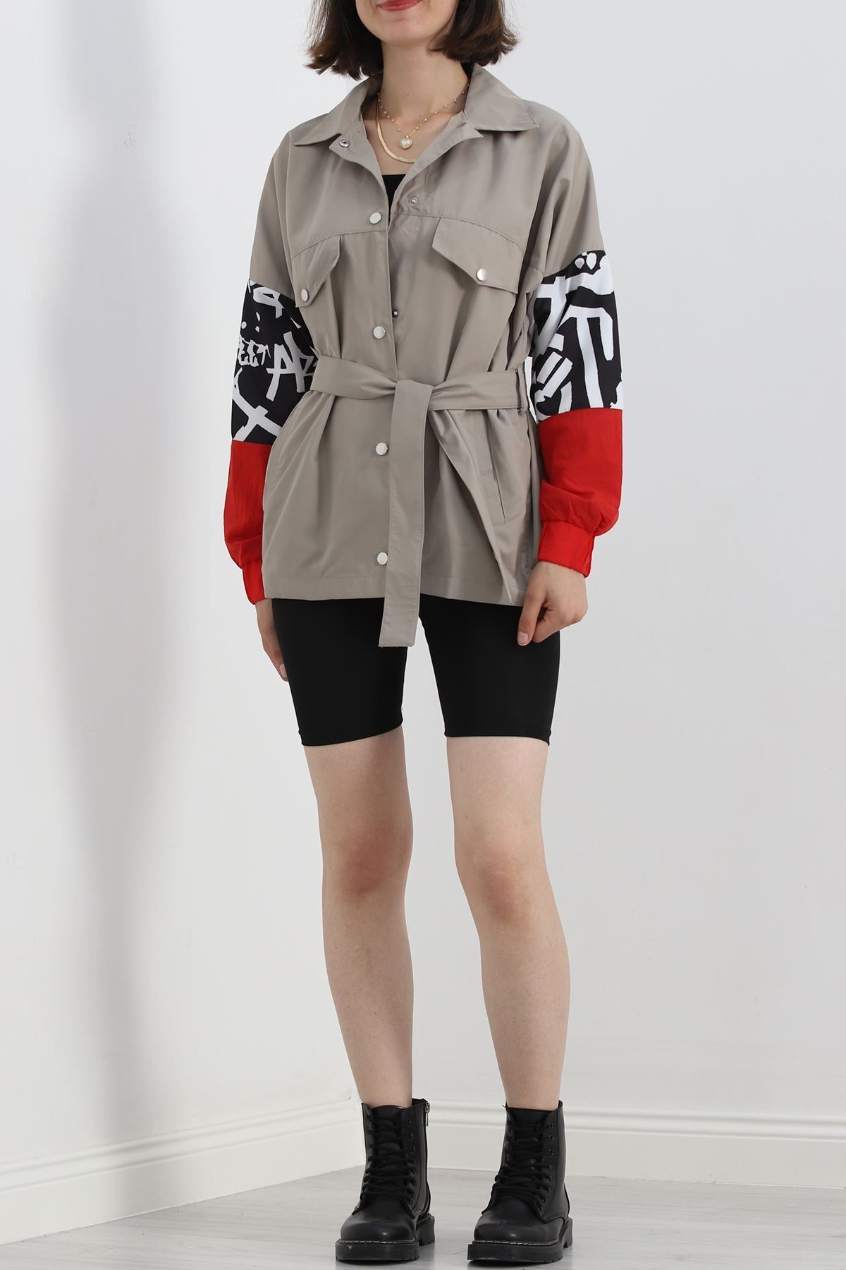 Kolları Baskı Detaylı Yağmurluk Açıkhaki - 1364.1367. Kolları Baskı Detaylı Yağmurluk Açıkhaki - 1364.1367.