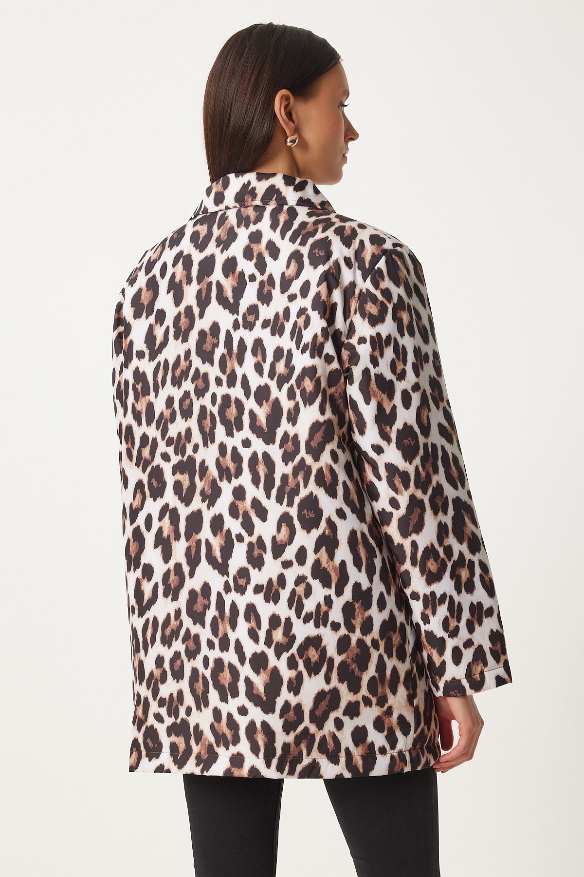 Leopar Desenli Şişme Mont SİYAH BEJ LNT0004 Leopar Desenli Şişme Mont SİYAH BEJ LNT0004