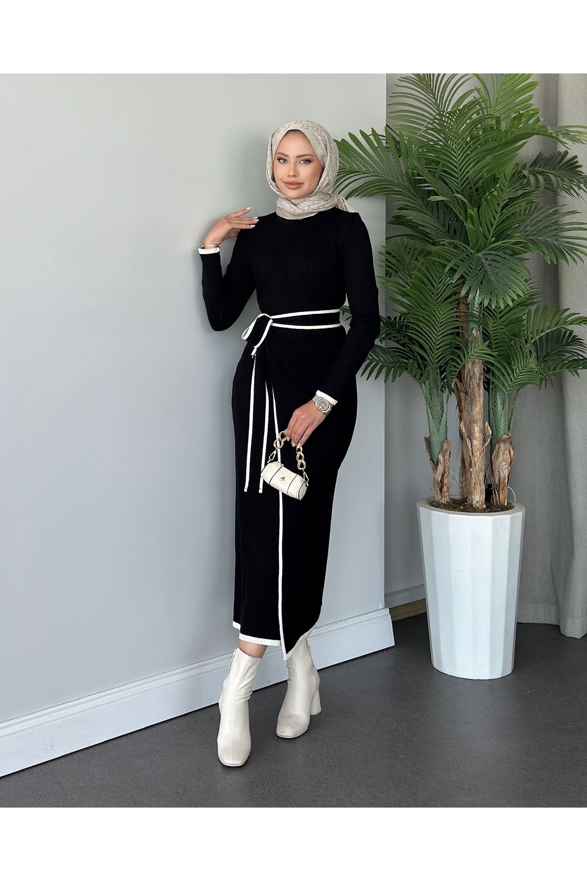 Triko Belden Bağlamalı Tasarım Elbise Siyah Triko Belden Bağlamalı Tasarım Elbise Siyah