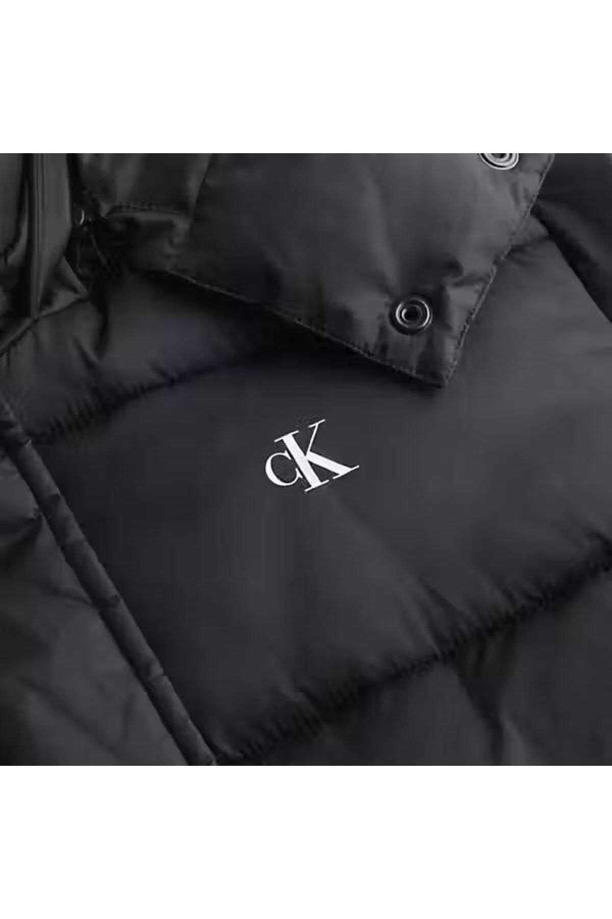 SHINY MONOLOGO ND SHORT PUFFER