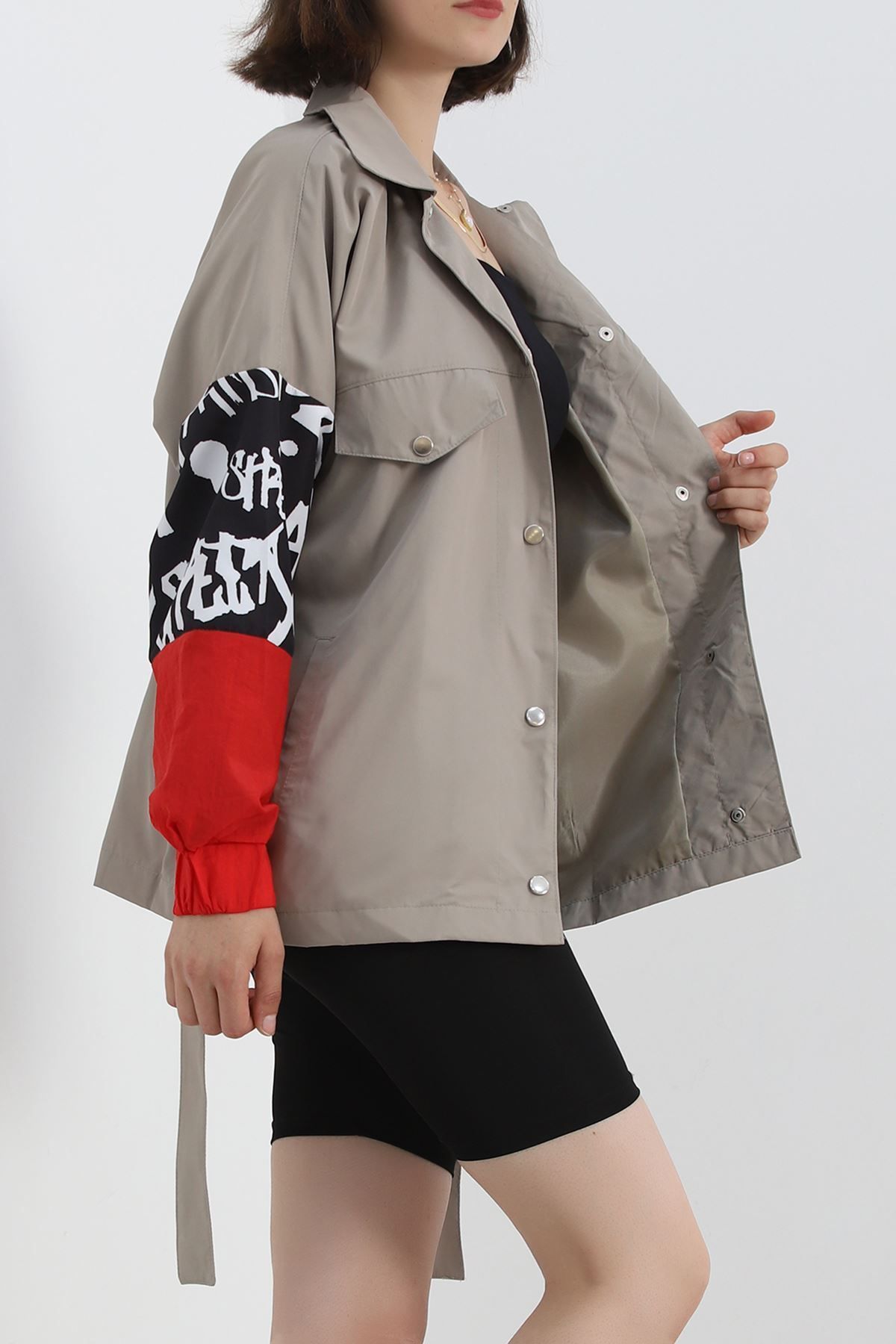 Kolları Baskı Detaylı Yağmurluk Açıkhaki - 1364.1367. Kolları Baskı Detaylı Yağmurluk Açıkhaki - 1364.1367.