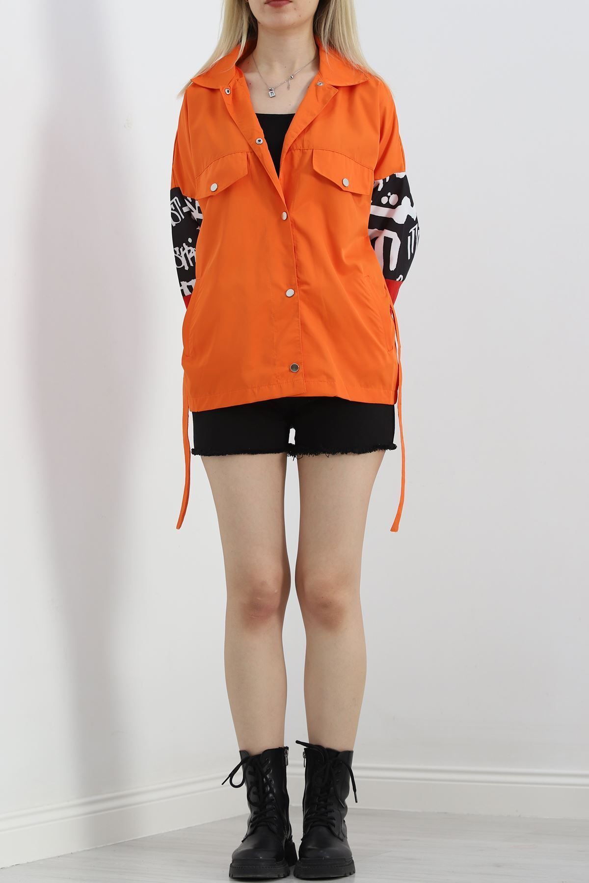 Kolları Baskı Detaylı Yağmurluk Oranj - 1364.1367. Kolları Baskı Detaylı Yağmurluk Oranj - 1364.1367.