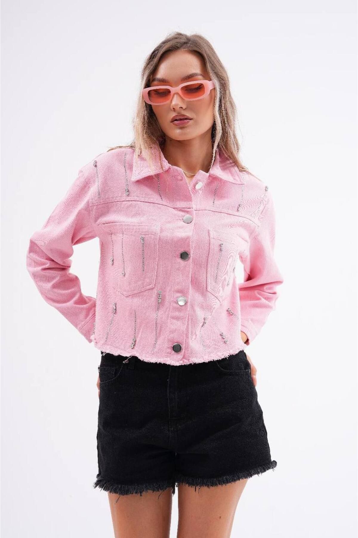 Kadın Pembe Püsküllü Taş Detaylı Crop Kot Ceket Kadın Pembe Püsküllü Taş Detaylı Crop Kot Ceket