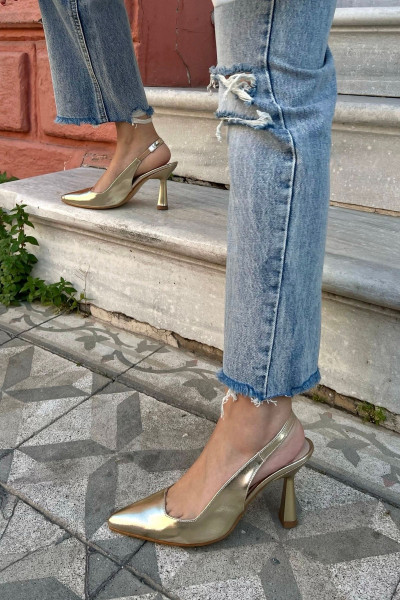 Spark Metalik Cilt Gold Dore Altın Sarı Sivri Burun Arka Açık Stiletto Abiye Topuklu Kadın Ayakkabı