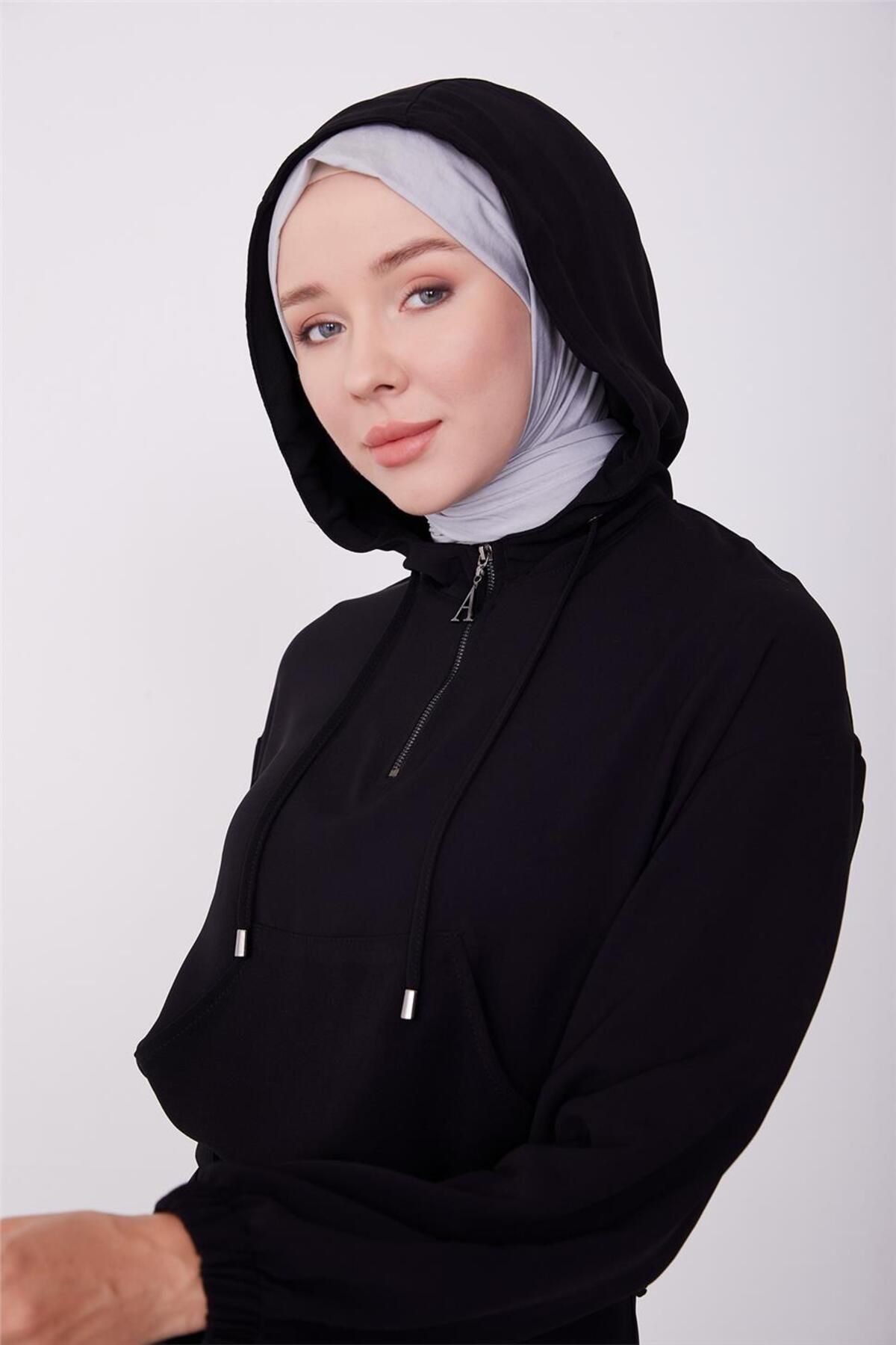 Seyyar Kuşaklı Etekli Rahat Takım 23k6716 Siyah Seyyar Kuşaklı Etekli Rahat Takım 23k6716 Siyah