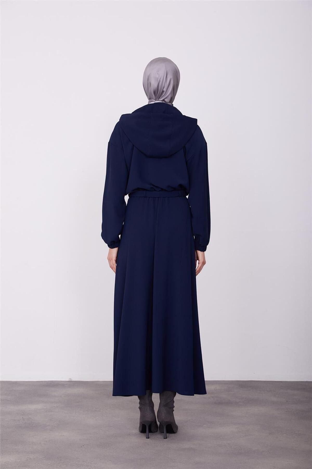 Seyyar Kuşaklı Etekli Rahat Takım 23k6716 Lacivert Seyyar Kuşaklı Etekli Rahat Takım 23k6716 Lacivert