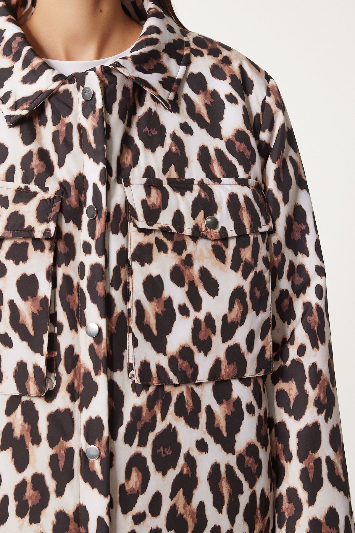 Leopar Desenli Şişme Mont SİYAH BEJ LNT0004 Leopar Desenli Şişme Mont SİYAH BEJ LNT0004