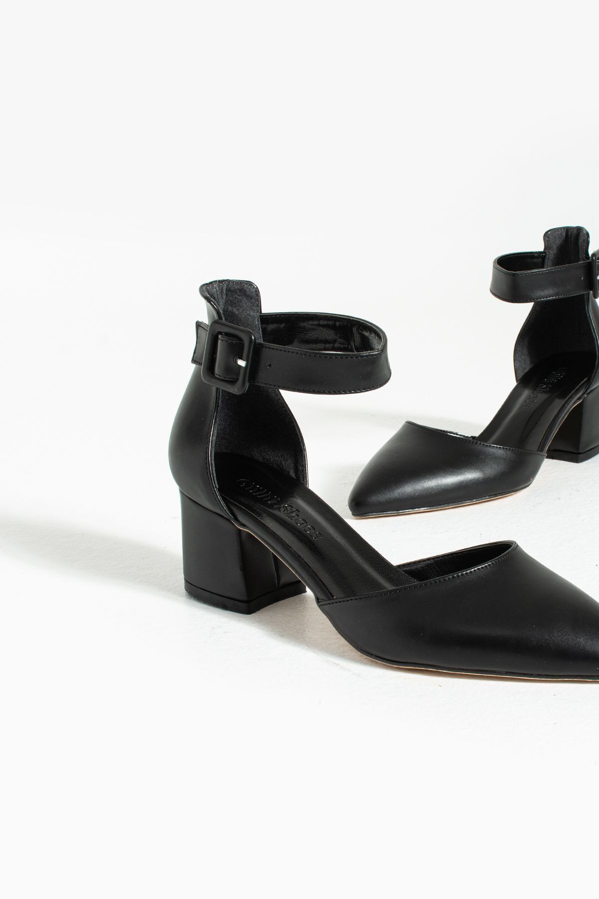 Kadin Siyah Topuklu Ayakkabı Abiye Stiletto Kalın Topuk Gelinlik Ayakkabisi 5.5cm Kadin Siyah Topuklu Ayakkabı Abiye Stiletto Kalın Topuk Gelinlik Ayakkabisi 5.5cm