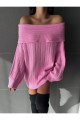 Pembe Kadin Omuzları Açık Oversize Triko Kazak Pembe Kadin Omuzları Açık Oversize Triko Kazak