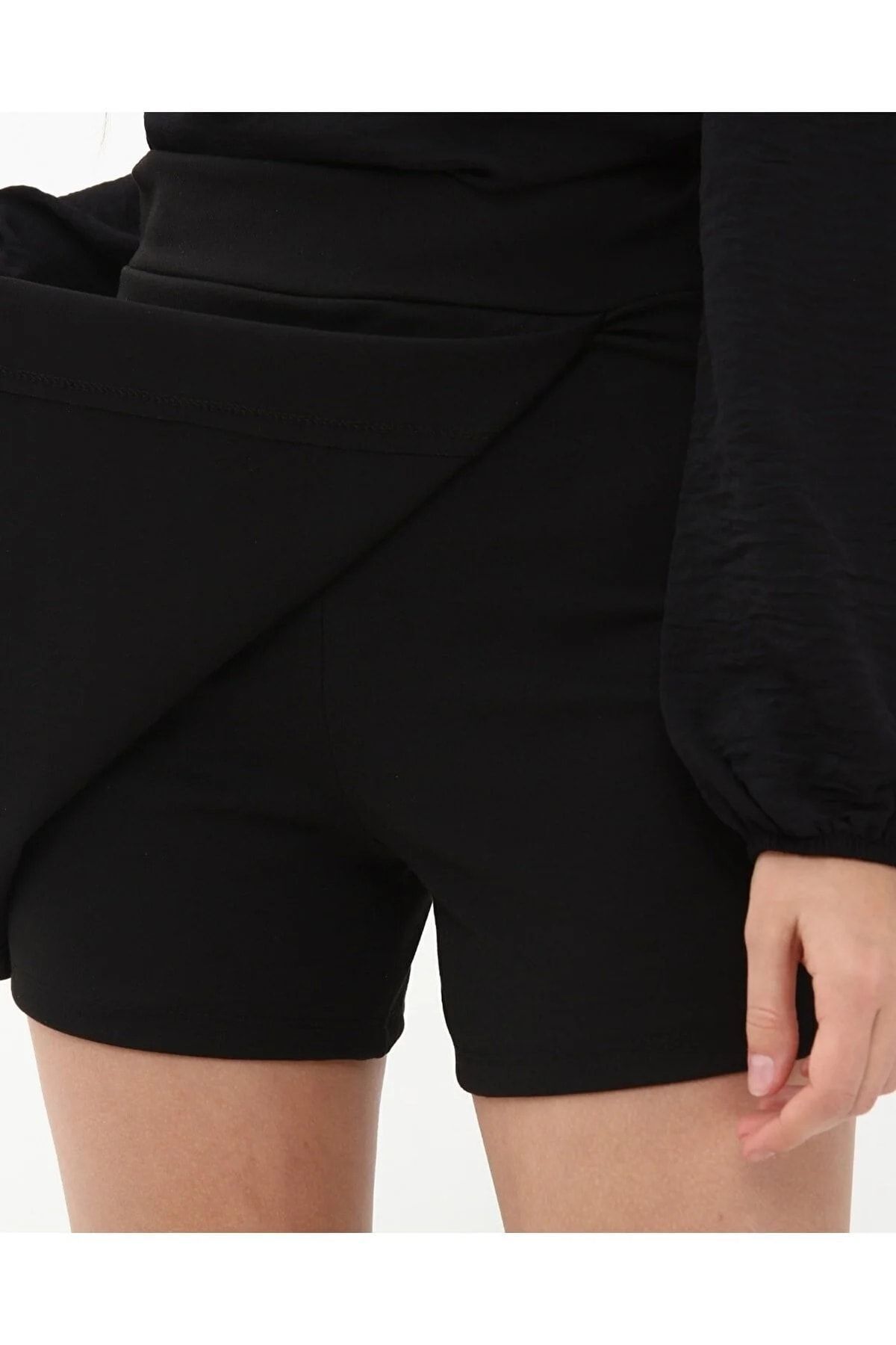 Siyah Kruvaze Zara Model Kapaklı Bermuda Mini Şort Etek Siyah Kruvaze Zara Model Kapaklı Bermuda Mini Şort Etek