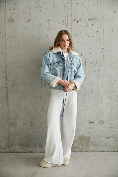 Suni? Kürklü Yaka Ve Kol Detayli Deni?m Ceket Suni? Kürklü Yaka Ve Kol Detayli Deni?m Ceket