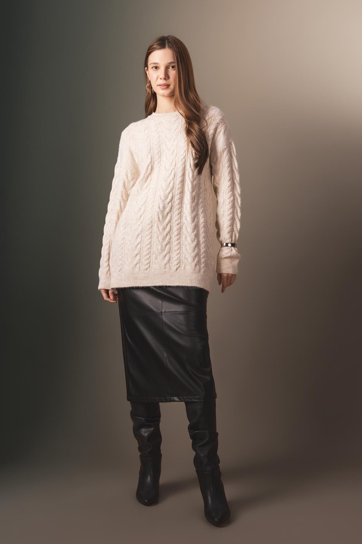 Regular Fit Bisiklet Yaka Saç Örgü Desenli Triko Kazak Tunik B4284ax23wn Regular Fit Bisiklet Yaka Saç Örgü Desenli Triko Kazak Tunik B4284ax23wn