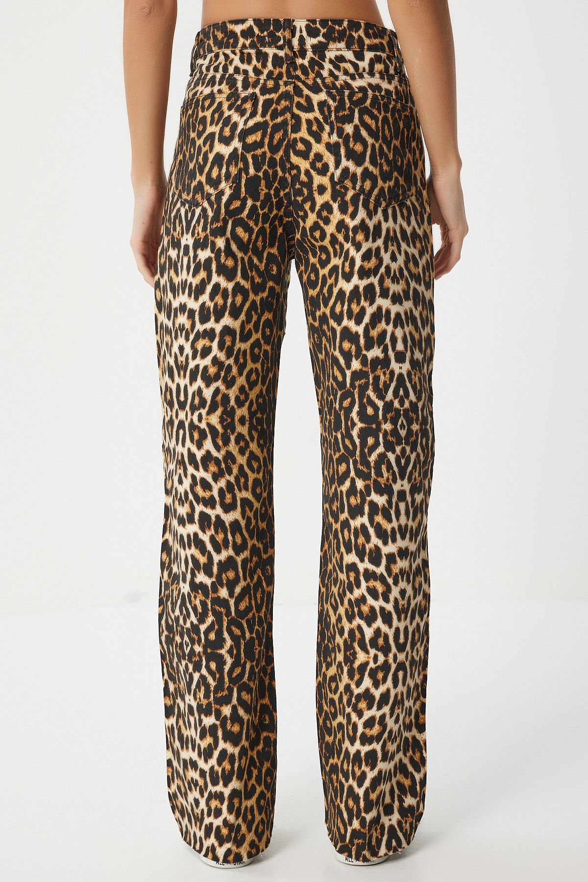 Kadın Siyah Bej Leopar Desenli Straight Jeans RH00029 Kadın Siyah Bej Leopar Desenli Straight Jeans RH00029