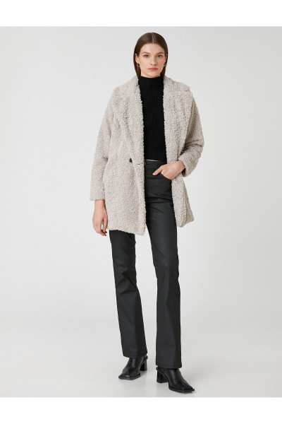 Kruvaze Oversize Peluş Kısa Kaban Kruvaze Oversize Peluş Kısa Kaban