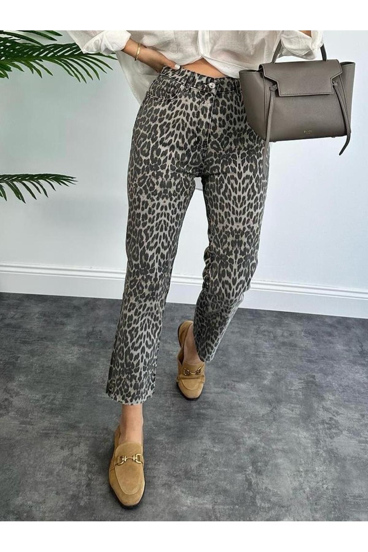 Premium Kalite Paçası Kesik Tam Pamuklu Boyfit Jean Soluk Efekt Leopar Premium Kalite Paçası Kesik Tam Pamuklu Boyfit Jean Soluk Efekt Leopar