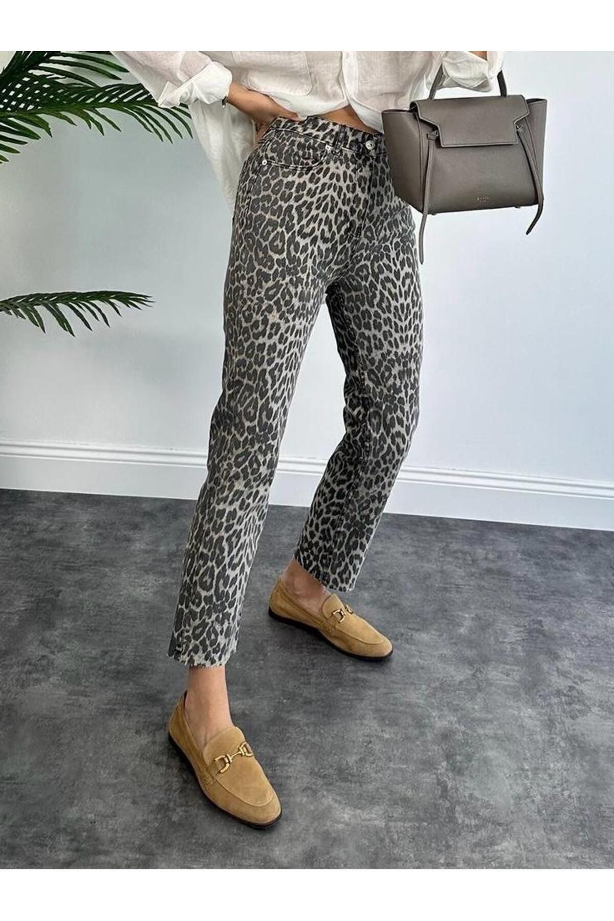 Premium Kalite Paçası Kesik Tam Pamuklu Boyfit Jean Soluk Efekt Leopar Premium Kalite Paçası Kesik Tam Pamuklu Boyfit Jean Soluk Efekt Leopar