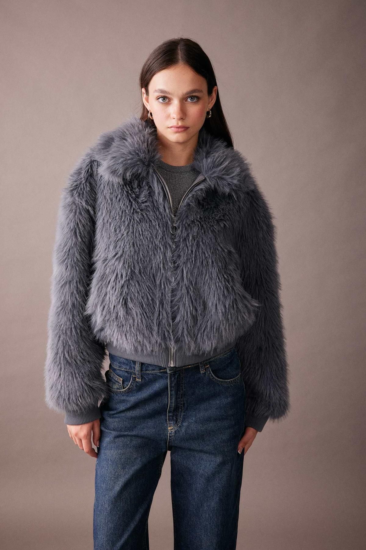 Regular Fit Pelüş Suni Kürk Regular Fit Pelüş Suni Kürk