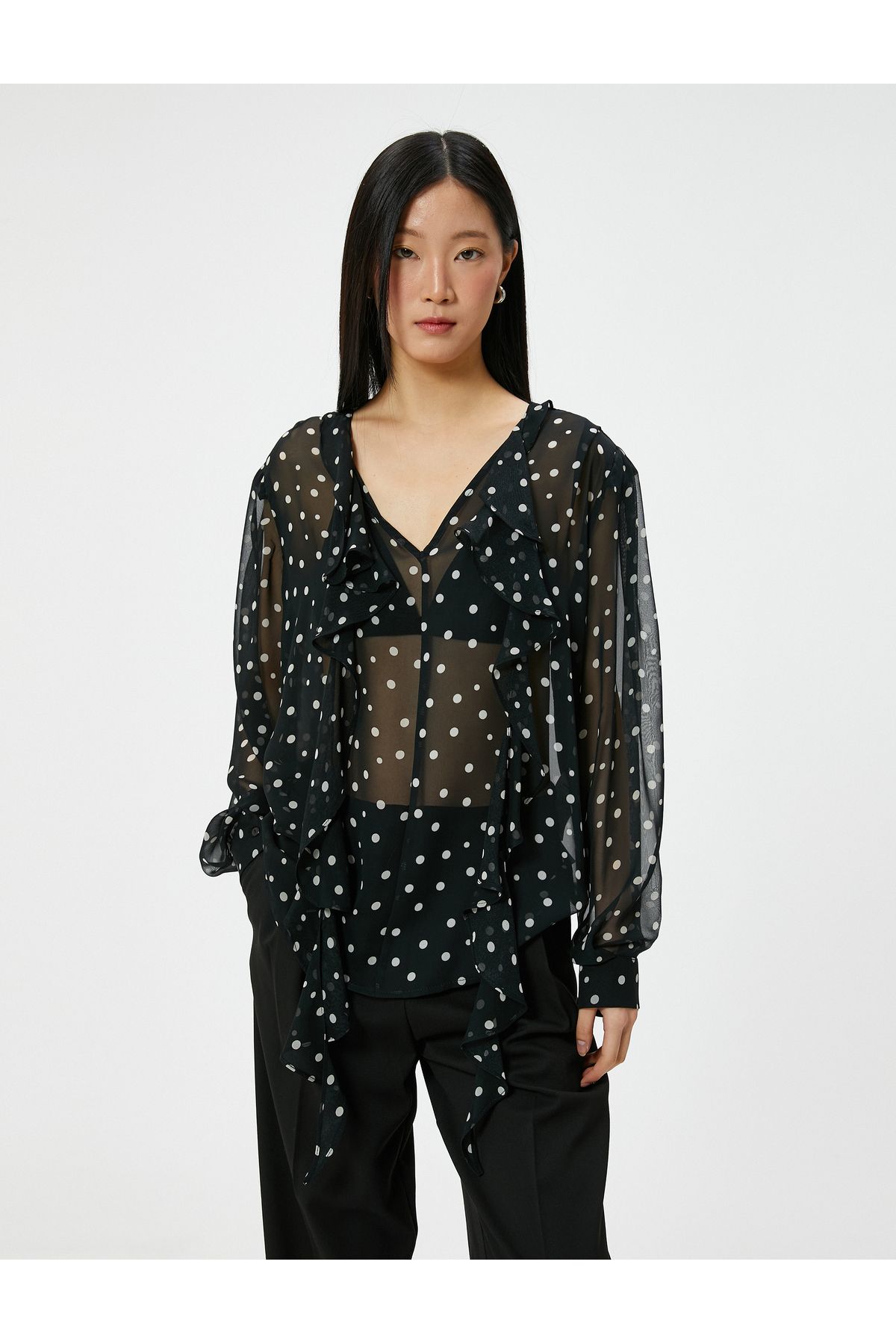 Puantiyeli Bluz Tül Fırfırlı Fular Yaka Uzun Kollu Puantiyeli Bluz Tül Fırfırlı Fular Yaka Uzun Kollu