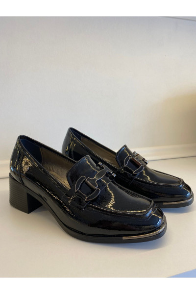 Kadın topuklu ayakkabı