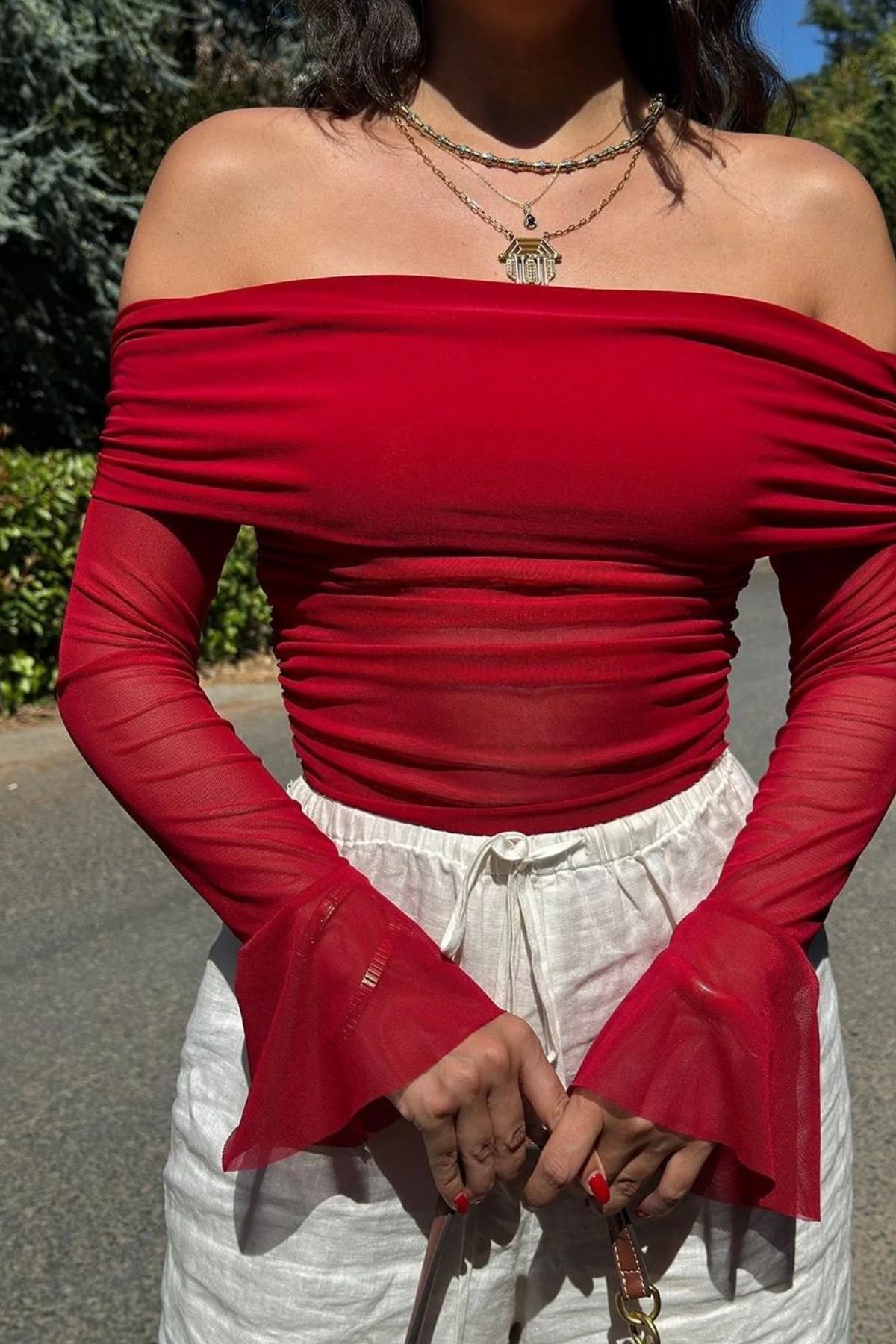 Madonna Yaka İspanyol Kol Tül Crop Bluz