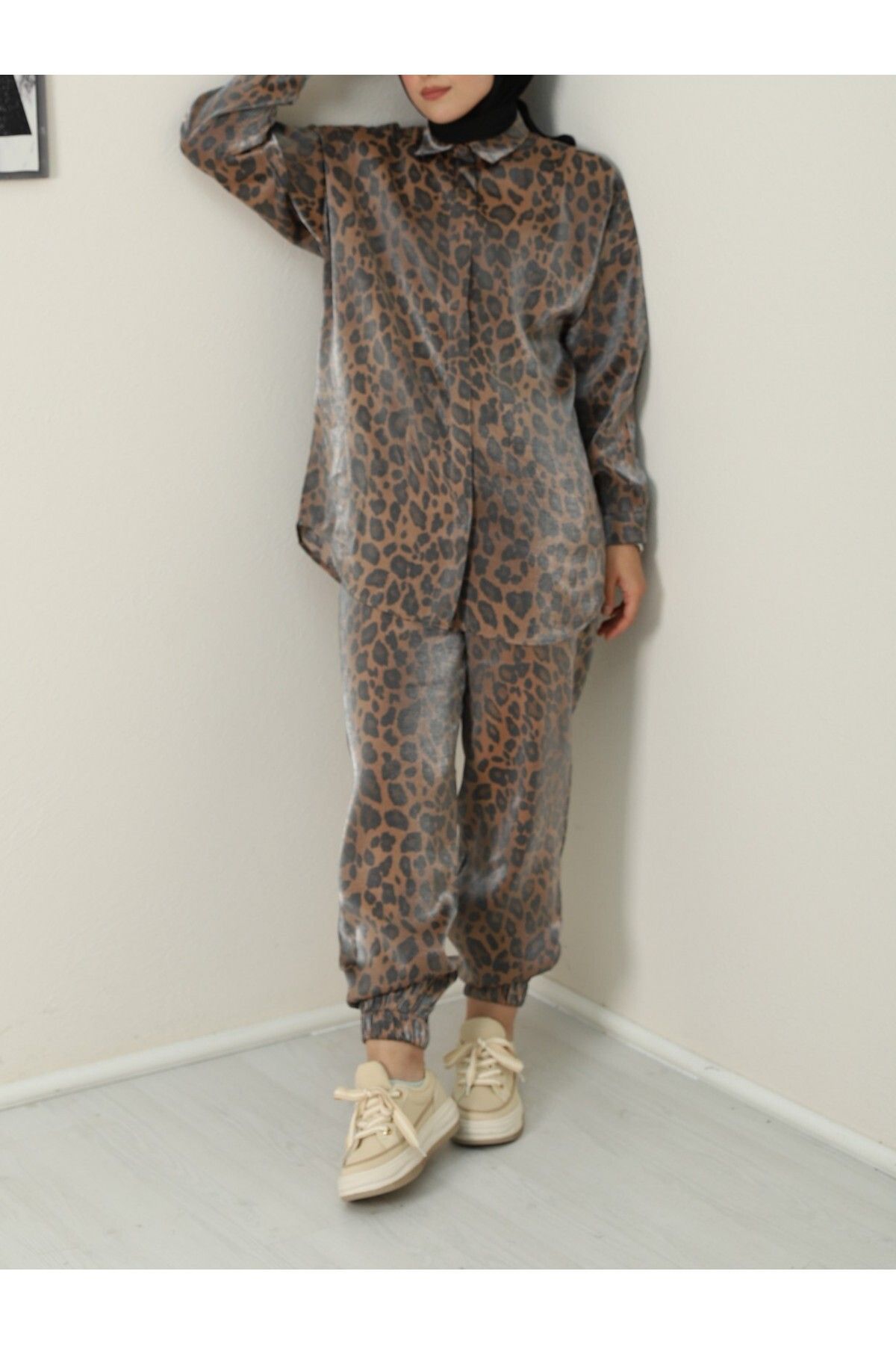 Leopar Desen Flamlı Saten Takım Leopar Desen Flamlı Saten Takım