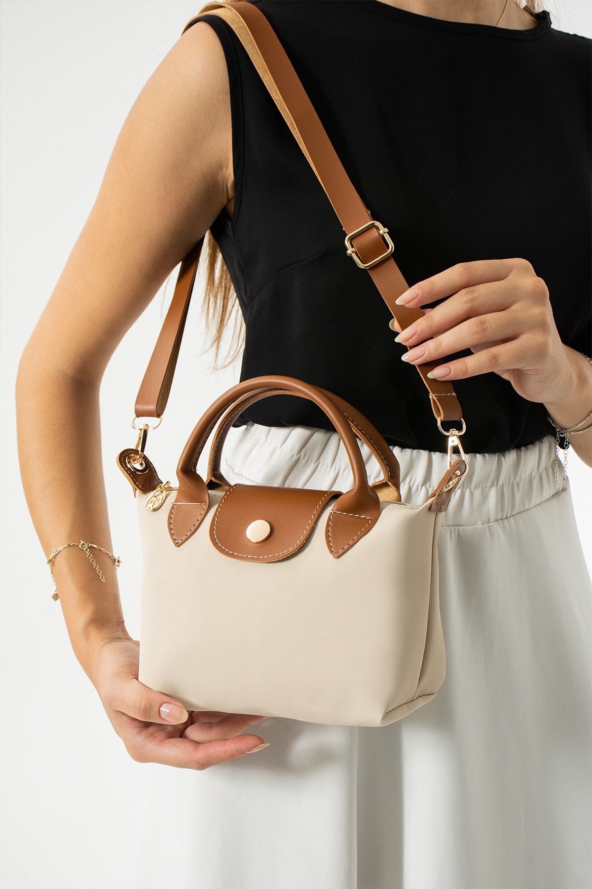 Trendy Fermuarlı Crossbody Taşınabilir Basit Çanta Günlük Kullanım için Mükemmel Rahat Omuz Çantası Trendy Fermuarlı Crossbody Taşınabilir Basit Çanta Günlük Kullanım için Mükemmel Rahat Omuz Çantası