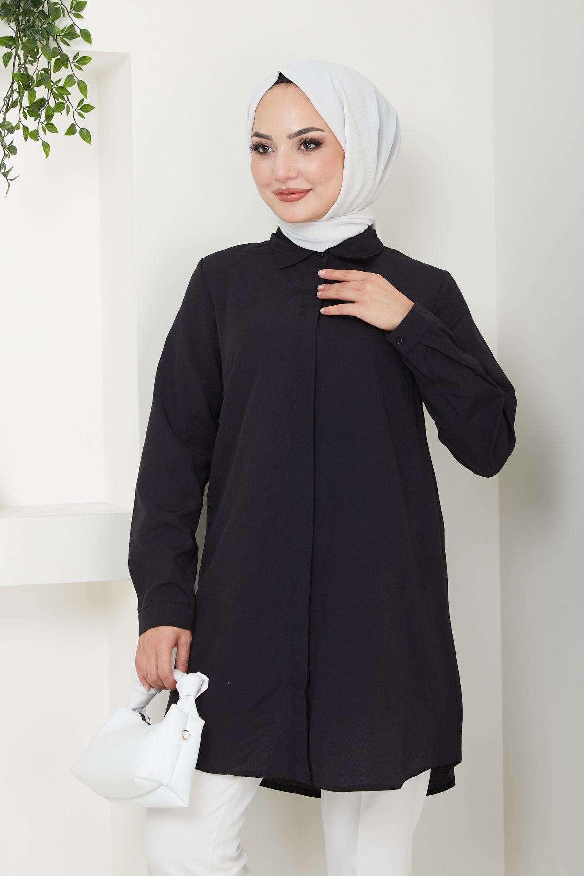 Kadın Siyah Terikoton Gizli Düğmeli Boyfriend Tesettür Gömlek Kadın Siyah Terikoton Gizli Düğmeli Boyfriend Tesettür Gömlek